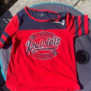 New England Patriots football T-shirt, size large ladies